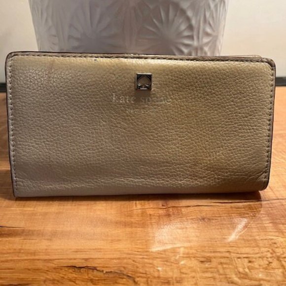 Kate Spade Tan Bi-Fold Wallet - Picture 1 of 3